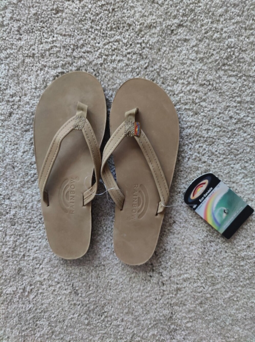 Rainbow Women's Neutral Tan Leather Flip Flops. Medium 6 1/2 - 7 1/2. NWT.